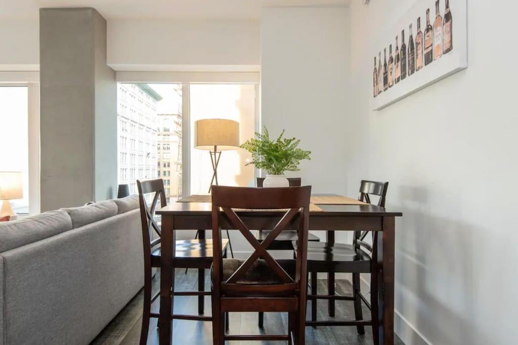 Appartement Sleeps 9 Three Bedroom Heart Of Downtown