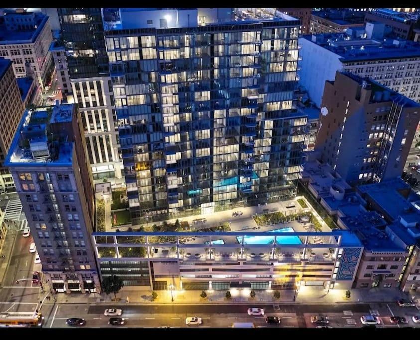 Appartement Sleeps 9 Three Bedroom Heart Of Downtown